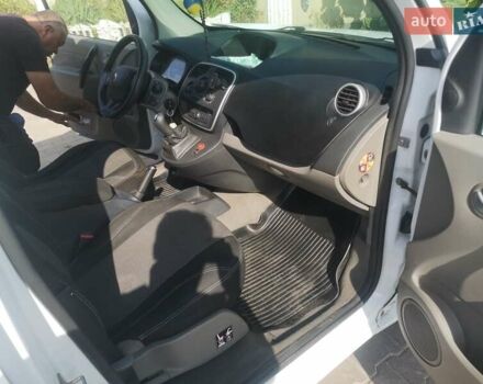 Рено Кенгу, объемом двигателя 1.5 л и пробегом 226 тыс. км за 12500 $, фото 21 на Automoto.ua