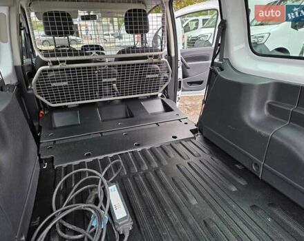 Рено Кенгу, объемом двигателя 0 л и пробегом 26 тыс. км за 14600 $, фото 28 на Automoto.ua