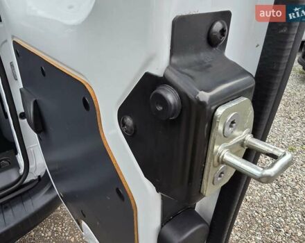 Рено Кенгу, объемом двигателя 0 л и пробегом 26 тыс. км за 14600 $, фото 29 на Automoto.ua