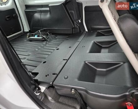 Рено Кенгу, объемом двигателя 0 л и пробегом 26 тыс. км за 14600 $, фото 34 на Automoto.ua