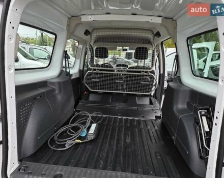 Рено Кенгу, объемом двигателя 0 л и пробегом 26 тыс. км за 14600 $, фото 25 на Automoto.ua