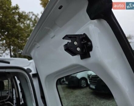 Рено Кенгу, объемом двигателя 0 л и пробегом 26 тыс. км за 14600 $, фото 33 на Automoto.ua