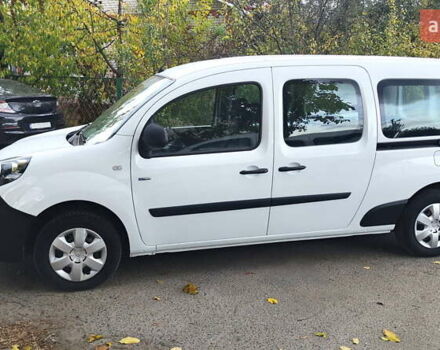 Рено Кенгу, объемом двигателя 0 л и пробегом 25 тыс. км за 15999 $, фото 5 на Automoto.ua