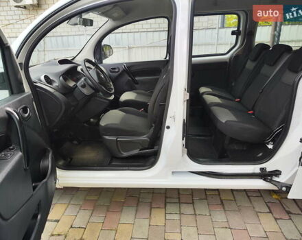 Рено Кенгу, объемом двигателя 0 л и пробегом 25 тыс. км за 15999 $, фото 8 на Automoto.ua