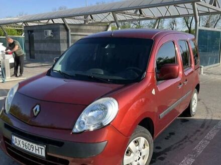 Рено Кенгу 2009 в Чугуеве на Automoto.ua Рено Кенгу, объемом двигателя 1.6 л и пробегом 240 тыс. км за 6500 $, фото 1 на Automoto.ua