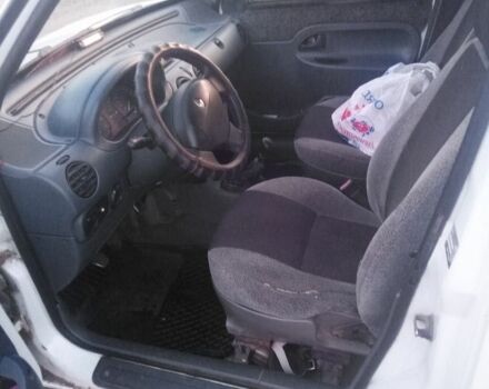 Белый Рено Кенгу пасс., объемом двигателя 2.5 л и пробегом 332 тыс. км за 2500 $, фото 3 на Automoto.ua