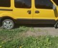 Желтый Рено Кенгу пасс., объемом двигателя 0 л и пробегом 290 тыс. км за 3387 $, фото 1 на Automoto.ua