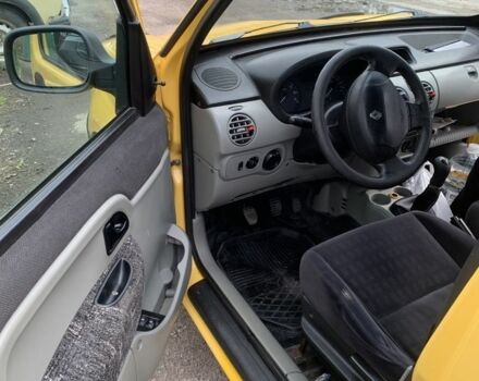 Желтый Рено Кенгу пасс., объемом двигателя 0.15 л и пробегом 258 тыс. км за 3350 $, фото 4 на Automoto.ua