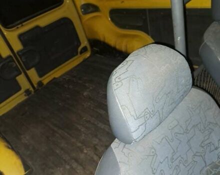 Желтый Рено Кенгу, объемом двигателя 1.9 л и пробегом 222 тыс. км за 1100 $, фото 3 на Automoto.ua