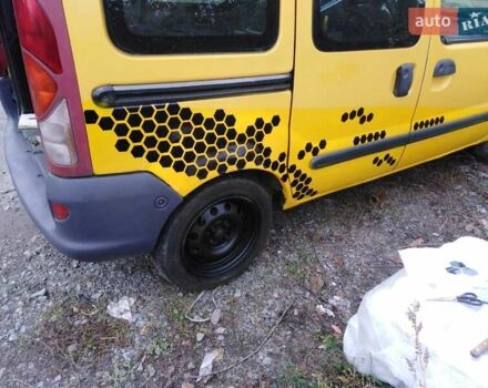 Желтый Рено Кенгу, объемом двигателя 1.87 л и пробегом 412 тыс. км за 2500 $, фото 3 на Automoto.ua