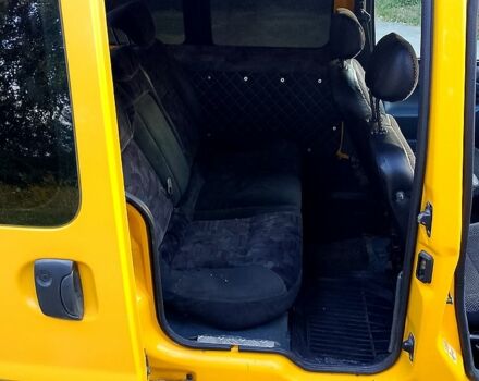 Желтый Рено Кенгу, объемом двигателя 1.9 л и пробегом 257 тыс. км за 3000 $, фото 6 на Automoto.ua