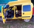 Желтый Рено Кенгу, объемом двигателя 1.9 л и пробегом 267 тыс. км за 3500 $, фото 1 на Automoto.ua