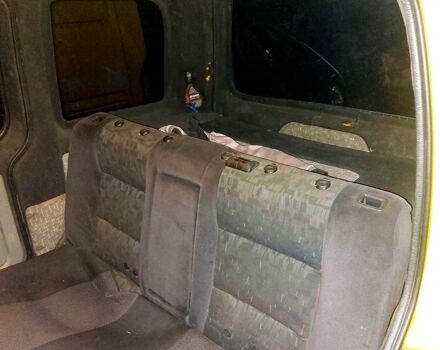 Желтый Рено Кенгу, объемом двигателя 1.9 л и пробегом 267 тыс. км за 3500 $, фото 1 на Automoto.ua