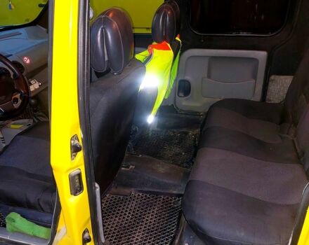 Желтый Рено Кенгу, объемом двигателя 1.9 л и пробегом 267 тыс. км за 3500 $, фото 2 на Automoto.ua