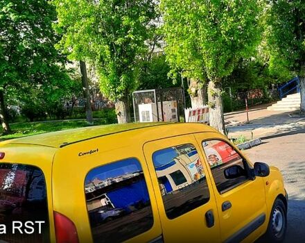 Желтый Рено Кенгу, объемом двигателя 1.5 л и пробегом 329 тыс. км за 3600 $, фото 1 на Automoto.ua