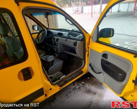 Желтый Рено Кенгу, объемом двигателя 1.5 л и пробегом 250 тыс. км за 2300 $, фото 1 на Automoto.ua
