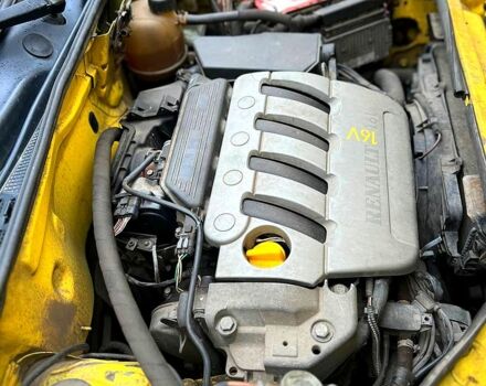 Желтый Рено Кенгу, объемом двигателя 1.6 л и пробегом 1 тыс. км за 4500 $, фото 10 на Automoto.ua