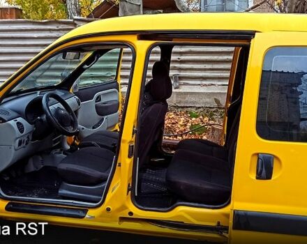 Желтый Рено Кенгу, объемом двигателя 1.5 л и пробегом 350 тыс. км за 3000 $, фото 1 на Automoto.ua