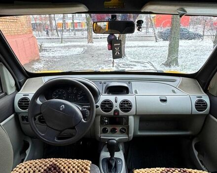 Желтый Рено Кенгу, объемом двигателя 1.6 л и пробегом 300 тыс. км за 3700 $, фото 4 на Automoto.ua