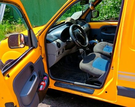 Желтый Рено Кенгу, объемом двигателя 1.5 л и пробегом 317 тыс. км за 2850 $, фото 1 на Automoto.ua