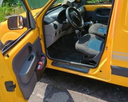 Желтый Рено Кенгу, объемом двигателя 1.5 л и пробегом 320 тыс. км за 2800 $, фото 2 на Automoto.ua