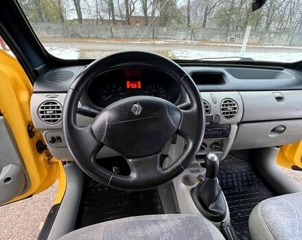 Желтый Рено Кенгу, объемом двигателя 1.5 л и пробегом 235 тыс. км за 4399 $, фото 12 на Automoto.ua