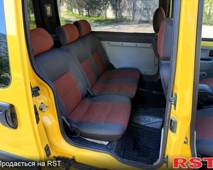 Желтый Рено Кенгу, объемом двигателя 1.5 л и пробегом 220 тыс. км за 4400 $, фото 10 на Automoto.ua
