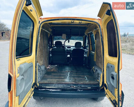Желтый Рено Кенгу, объемом двигателя 1.5 л и пробегом 250 тыс. км за 2100 $, фото 15 на Automoto.ua