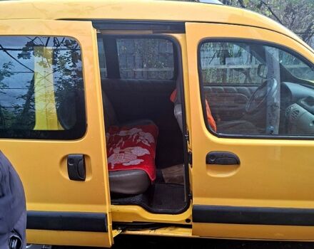 Желтый Рено Кенгу, объемом двигателя 1.5 л и пробегом 210 тыс. км за 4200 $, фото 3 на Automoto.ua