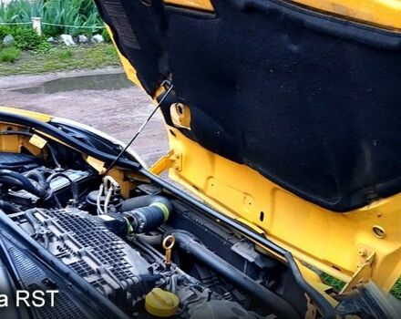 Желтый Рено Кенгу, объемом двигателя 1.5 л и пробегом 165 тыс. км за 3500 $, фото 5 на Automoto.ua