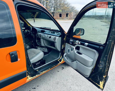 Желтый Рено Кенгу, объемом двигателя 1.5 л и пробегом 250 тыс. км за 2100 $, фото 17 на Automoto.ua