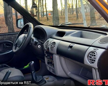 Желтый Рено Кенгу, объемом двигателя 15 л и пробегом 230 тыс. км за 4750 $, фото 9 на Automoto.ua