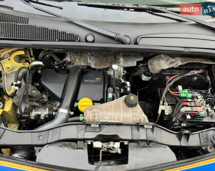 Желтый Рено Кенгу, объемом двигателя 1.46 л и пробегом 233 тыс. км за 3800 $, фото 3 на Automoto.ua