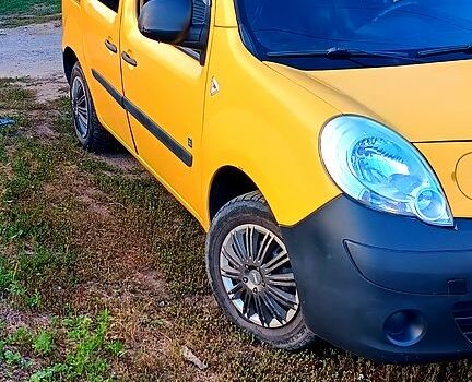 Желтый Рено Кенгу, объемом двигателя 0 л и пробегом 14 тыс. км за 4200 $, фото 1 на Automoto.ua