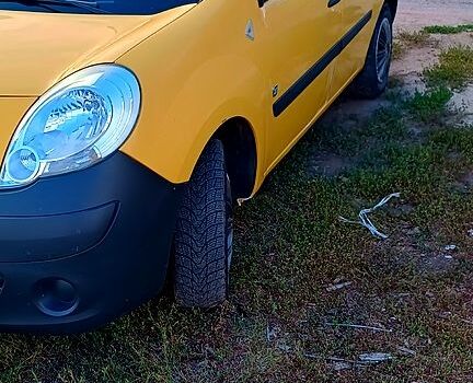Желтый Рено Кенгу, объемом двигателя 0 л и пробегом 14 тыс. км за 4200 $, фото 2 на Automoto.ua