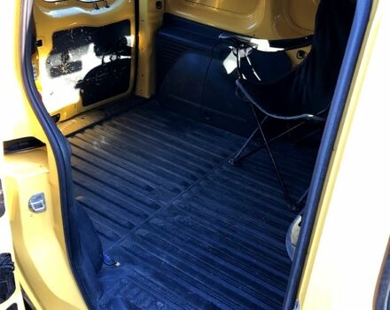 Желтый Рено Кенгу, объемом двигателя 1.6 л и пробегом 140 тыс. км за 6500 $, фото 2 на Automoto.ua