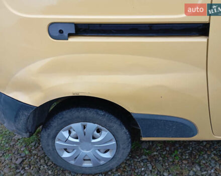 Желтый Рено Кенгу, объемом двигателя 0 л и пробегом 99 тыс. км за 8900 $, фото 35 на Automoto.ua