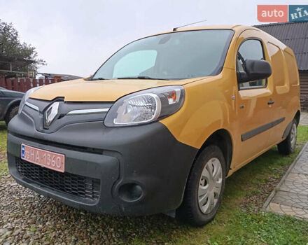 Желтый Рено Кенгу, объемом двигателя 0 л и пробегом 99 тыс. км за 8900 $, фото 1 на Automoto.ua
