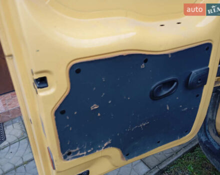 Желтый Рено Кенгу, объемом двигателя 0 л и пробегом 99 тыс. км за 8900 $, фото 28 на Automoto.ua