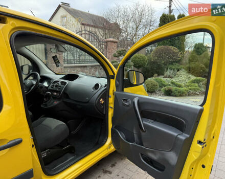 Желтый Рено Кенгу, объемом двигателя 0 л и пробегом 50 тыс. км за 10404 $, фото 45 на Automoto.ua