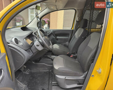 Желтый Рено Кенгу, объемом двигателя 0 л и пробегом 50 тыс. км за 10404 $, фото 17 на Automoto.ua