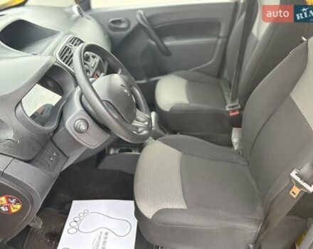 Желтый Рено Кенгу, объемом двигателя 0 л и пробегом 32 тыс. км за 9990 $, фото 10 на Automoto.ua