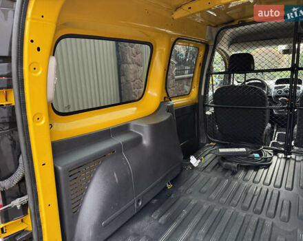 Желтый Рено Кенгу, объемом двигателя 0 л и пробегом 50 тыс. км за 10404 $, фото 40 на Automoto.ua