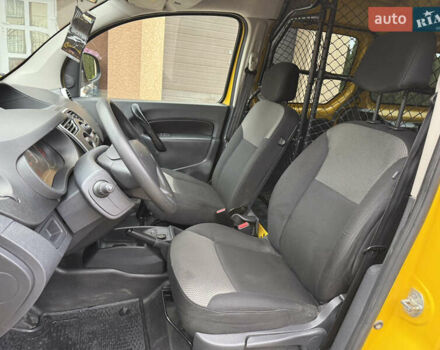 Желтый Рено Кенгу, объемом двигателя 0 л и пробегом 50 тыс. км за 10404 $, фото 18 на Automoto.ua