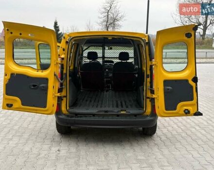 Желтый Рено Кенгу, объемом двигателя 0 л и пробегом 32 тыс. км за 9990 $, фото 13 на Automoto.ua