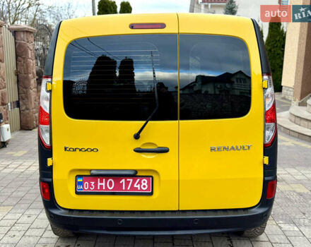 Желтый Рено Кенгу, объемом двигателя 0 л и пробегом 50 тыс. км за 10404 $, фото 7 на Automoto.ua