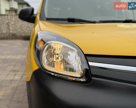 Желтый Рено Кенгу, объемом двигателя 0 л и пробегом 50 тыс. км за 10404 $, фото 11 на Automoto.ua