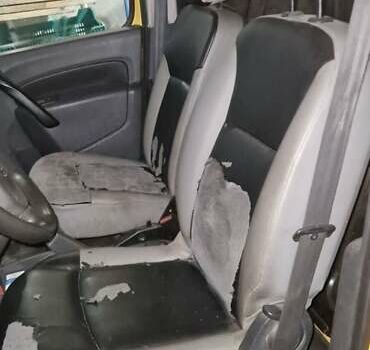 Желтый Рено Кенгу, объемом двигателя 1.46 л и пробегом 100 тыс. км за 5000 $, фото 10 на Automoto.ua