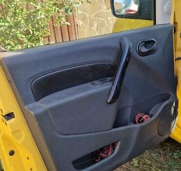 Желтый Рено Кенгу, объемом двигателя 1.46 л и пробегом 100 тыс. км за 5000 $, фото 5 на Automoto.ua