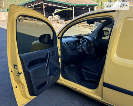 Желтый Рено Кенгу, объемом двигателя 0 л и пробегом 111 тыс. км за 5500 $, фото 11 на Automoto.ua